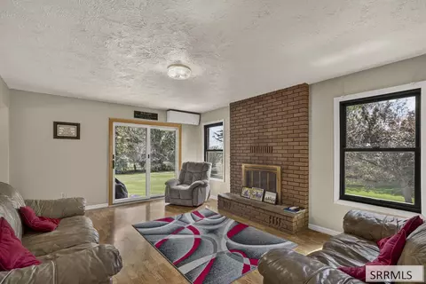 Living - 568 E 2200 N, Monteview, ID 83435 photo 2 of 3