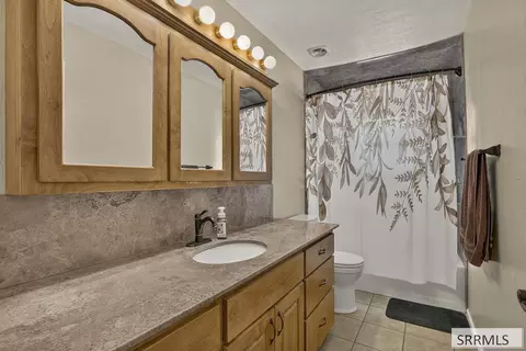 Bath - 568 E 2200 N, Monteview, ID 83435 photo 1 of 6