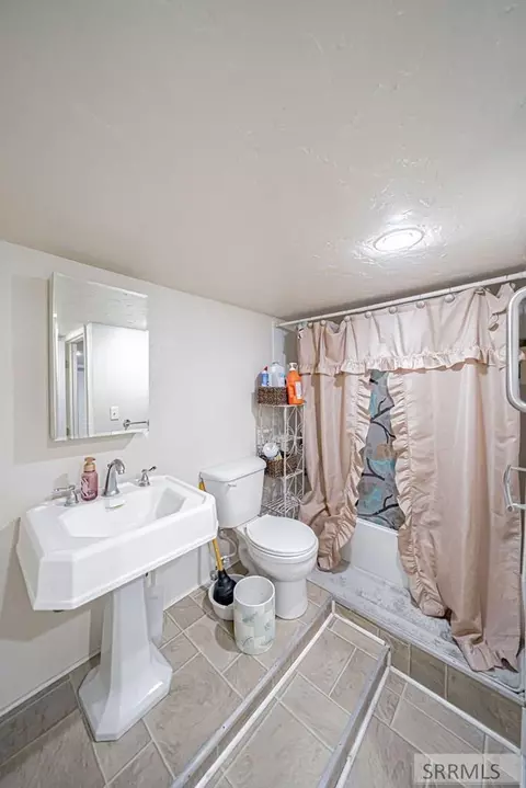 Bath - 675 N 2880 E, Roberts, ID 83444 photo 1 of 3