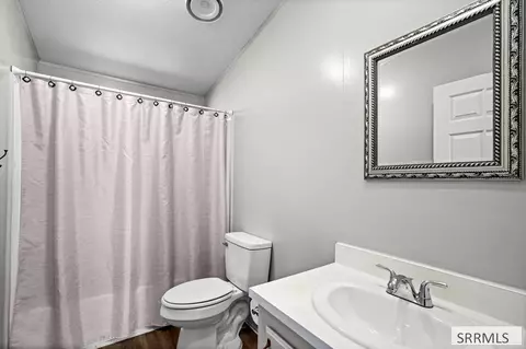 Bath - 2964 E 650 N, Roberts, ID 83444 photo 1 of 5
