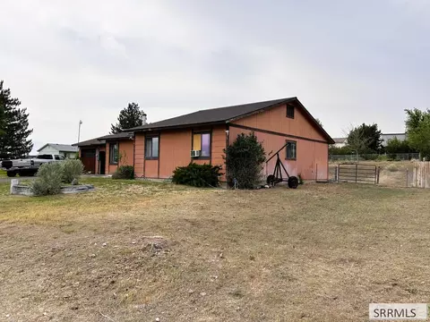 Exterior - 1010 S 11th St, Challis, ID 83226 photo 2 of 13