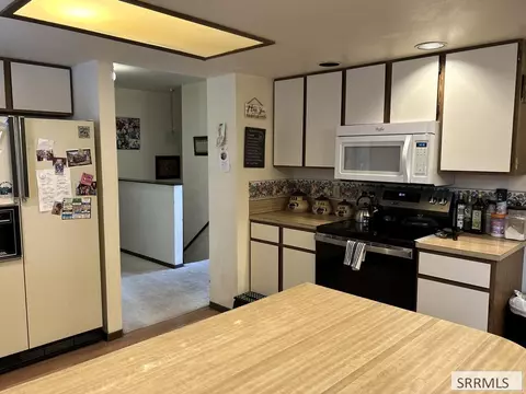Kitchen - 1010 S 11th St, Challis, ID 83226 photo 4 of 4