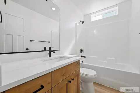 Bath - 3062 Elixir Rd, Ammon, ID 83406 photo 3 of 3