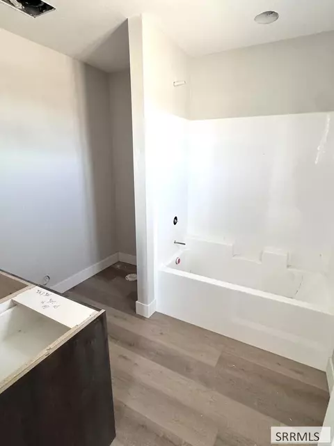 Bath - 4049 E 146 N, Rigby, ID 83442 photo 2 of 3