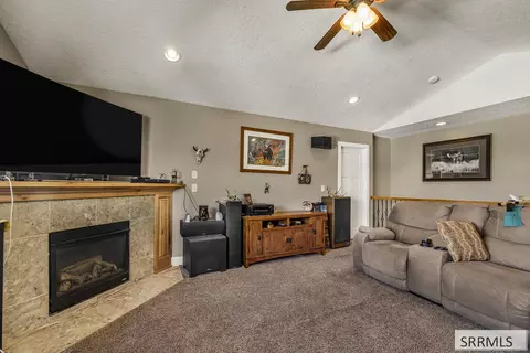 Living - 628 Double Eagle, Pocatello, ID 83204 photo 2 of 3
