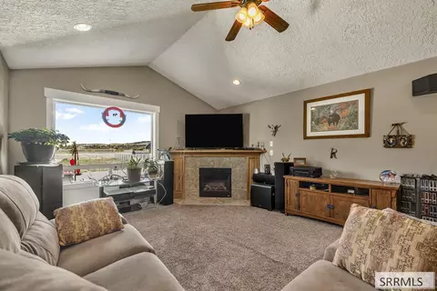 Living - 628 Double Eagle, Pocatello, ID 83204 photo 1 of 3
