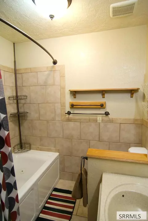 Bath - 3873 E 200 N, Rigby, ID 83442 photo 3 of 3