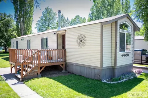 405 Violet St, Rexburg, ID 83440 photo 2