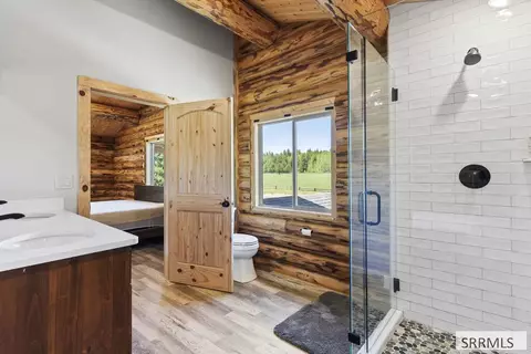 Bath - 1644 Shadow Loop S, Ashton, ID 83420 photo 2 of 3