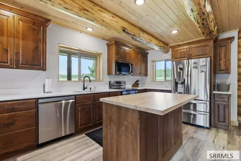 Kitchen - 1644 Shadow Loop S, Ashton, ID 83420 photo 4 of 7
