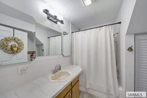 Bath - 377 E 1st N, Rexburg, ID 83440 photo 10 of 11