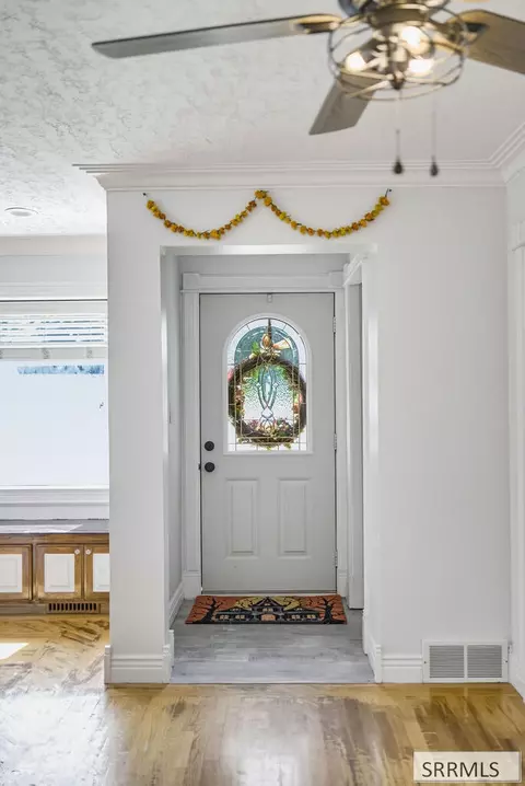 Entry Way - 377 E 1st N, Rexburg, ID 83440 photo 1 of 2