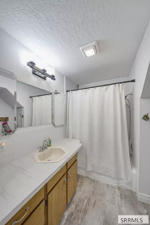 Bath - 377 E 1st N, Rexburg, ID 83440 photo 11 of 11