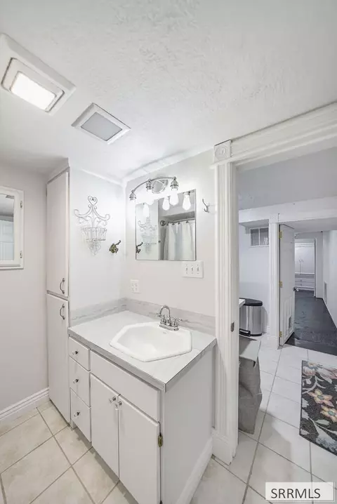 Bath - 377 E 1st N, Rexburg, ID 83440 photo 6 of 11