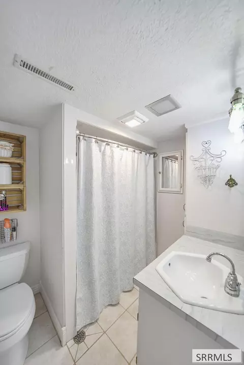 Bath - 377 E 1st N, Rexburg, ID 83440 photo 9 of 11