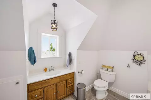 Bath - 377 E 1st N, Rexburg, ID 83440 photo 2 of 11