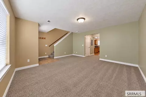 Living - 433 Sunflower Rd, Rexburg, ID 83440 photo 1 of 2