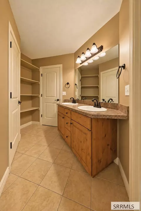 Bath - 435 Sunflower Rd, Rexburg, ID 83440 photo 2 of 4