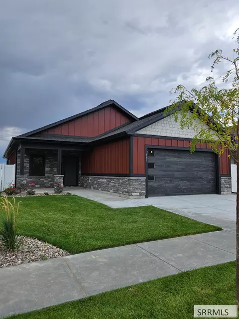 381 S Glade Loop, Idaho Falls, ID 83404