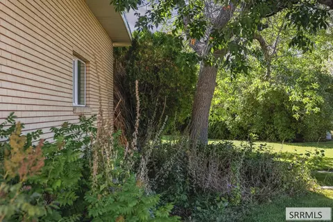 Exterior - 420 W 1 S, Rigby, ID 83442 photo 6 of 16