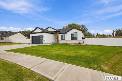 Exterior - 6307 Cottontree Ln, Ammon, ID 83406 photo 2 of 6
