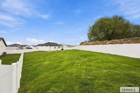 Exterior - 6307 Cottontree Ln, Ammon, ID 83406 photo 5 of 6