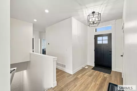 Entry Way - 6307 Cottontree Ln, Ammon, ID 83406 photo 1 of 1
