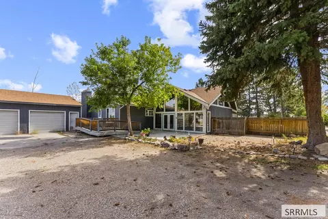4011 E 49th S, Ammon, ID 83406