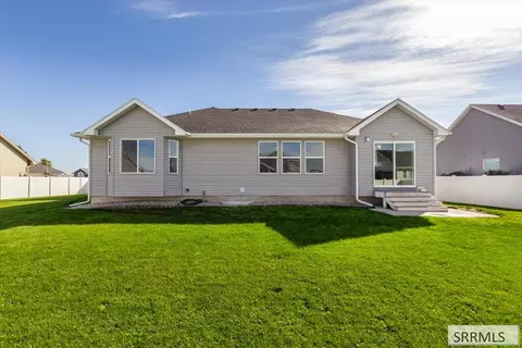 Exterior - 4806 S Mountain Bend Dr, Ammon, ID 83406 photo 8 of 9