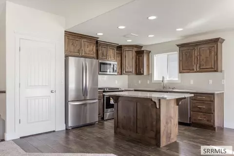 Kitchen - 4806 S Mountain Bend Dr, Ammon, ID 83406 photo 3 of 3
