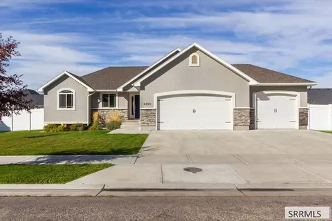 Exterior - 4806 S Mountain Bend Dr, Ammon, ID 83406 photo 2 of 9