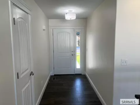 Entry Way - 4806 S Mountain Bend Dr, Ammon, ID 83406 photo 2 of 3