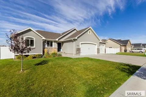 4806 S Mountain Bend Dr, Idaho Falls, ID 83406