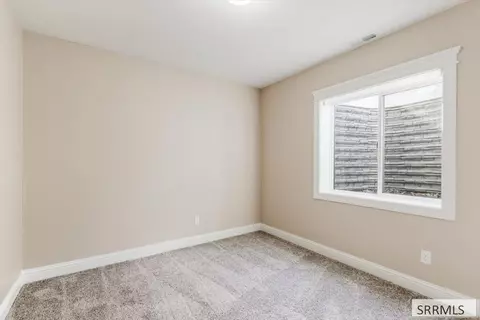 Bedroom - 4806 S Mountain Bend Dr, Ammon, ID 83406 photo 6 of 10