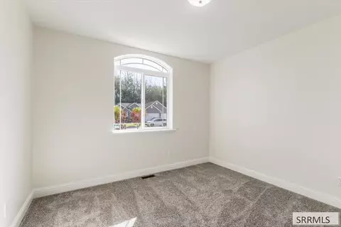 Bedroom - 4806 S Mountain Bend Dr, Ammon, ID 83406 photo 2 of 10