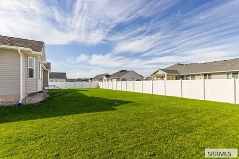 Exterior - 4806 S Mountain Bend Dr, Ammon, ID 83406 photo 7 of 9