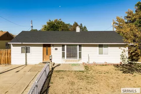 957 Willow Ln, Pocatello, ID 83201