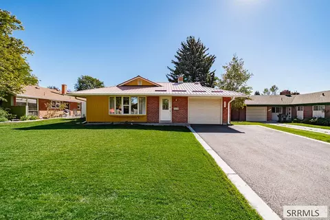 818 Maplewood Dr, Idaho Falls, ID 83401