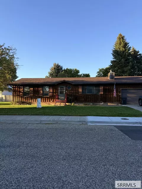 1565 Parkwood Cir, Idaho Falls, ID 83401