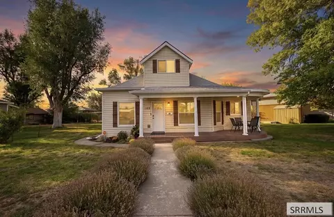 183 N Oak St, Blackfoot, ID 83221