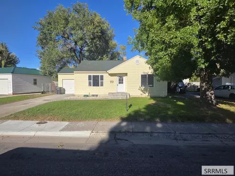 810 Crestmont Ave, Idaho Falls, ID 83402
