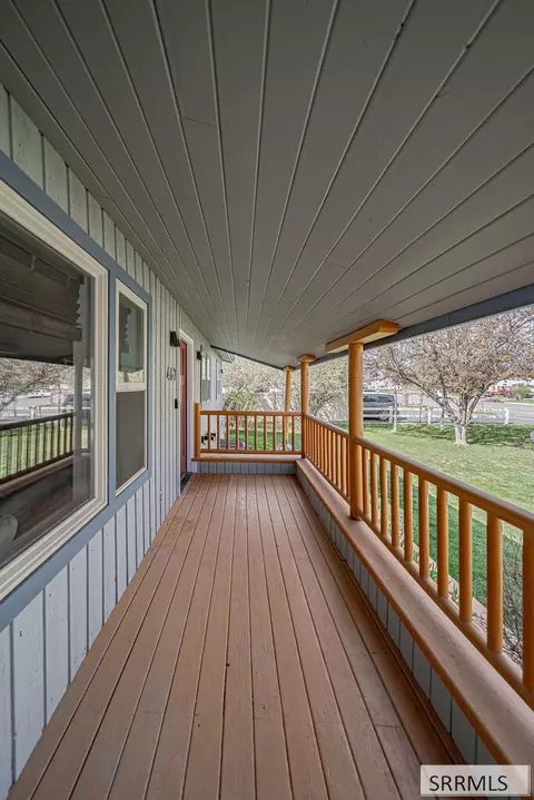 Exterior - 467 N 3rd W, Rigby, ID 83442 photo 4 of 11