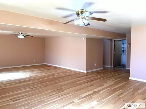 Living - 712 Monroe St, Salmon, ID 83467 photo 11 of 14