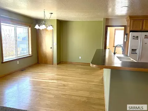 Dining - 712 Monroe St, Salmon, ID 83467 photo 1 of 1