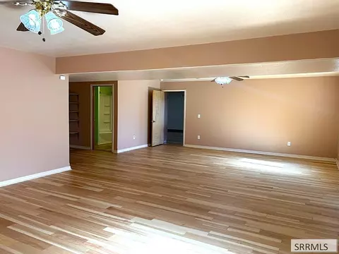 Living - 712 Monroe St, Salmon, ID 83467 photo 12 of 14