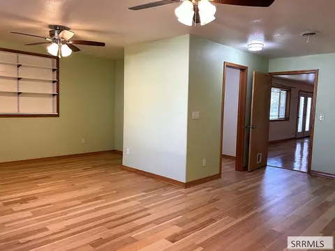 Living - 712 Monroe St, Salmon, ID 83467 photo 9 of 14