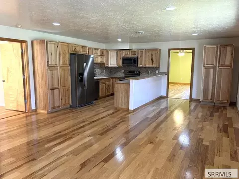 Kitchen - 712 Monroe St, Salmon, ID 83467 photo 5 of 6