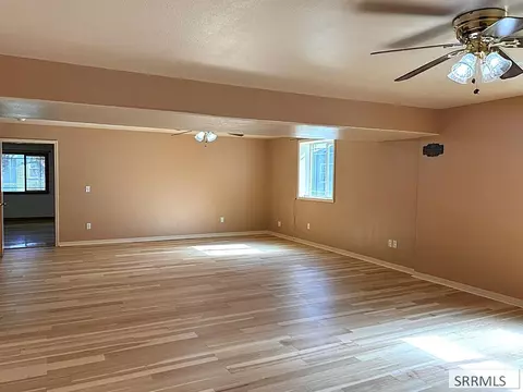 Living - 712 Monroe St, Salmon, ID 83467 photo 13 of 14