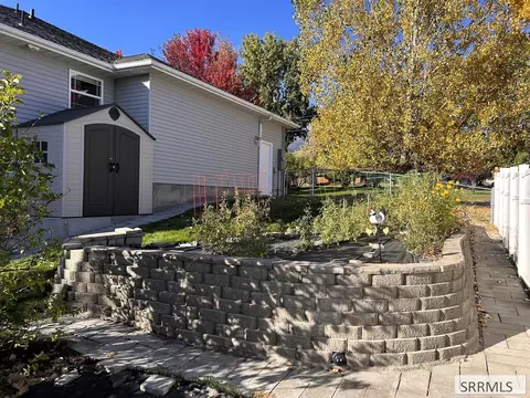Exterior - 712 Monroe St, Salmon, ID 83467 photo 5 of 12