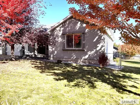Exterior - 712 Monroe St, Salmon, ID 83467 photo 2 of 12